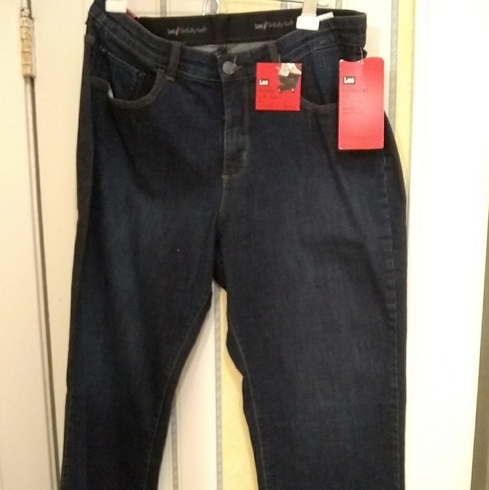 Lee Boot cut Jeans 16WM. NWT